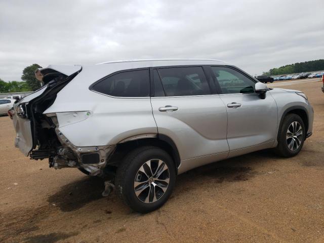 5TDGZRAHXLS000330 - 2020 TOYOTA HIGHLANDER XLE SILVER photo 3