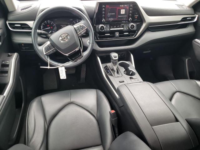 5TDGZRAHXLS000330 - 2020 TOYOTA HIGHLANDER XLE SILVER photo 8