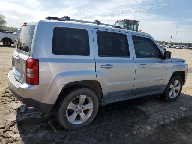 1J4NF4GB9BD244979 - 2011 JEEP PATRIOT LATITUDE SILVER photo 3