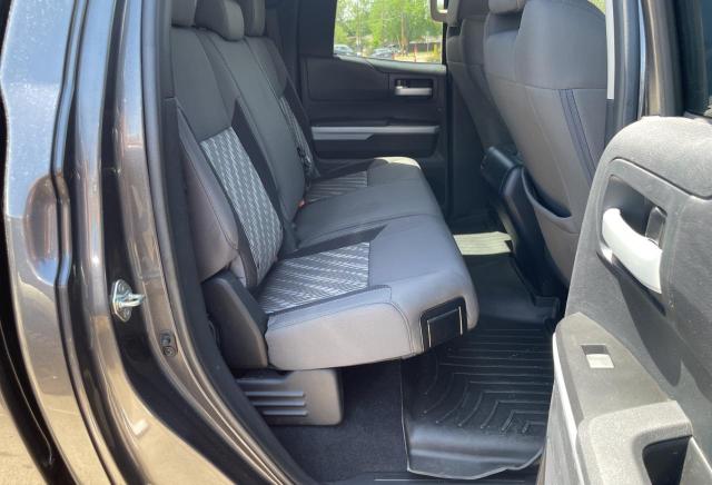 5TFUY5F11KX789132 - 2019 TOYOTA TUNDRA DOUBLE CAB SR/SR5 GRAY photo 6