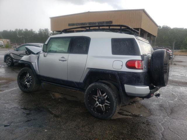 JTEBU11F170098225 - 2007 TOYOTA FJ CRUISER SILVER photo 2