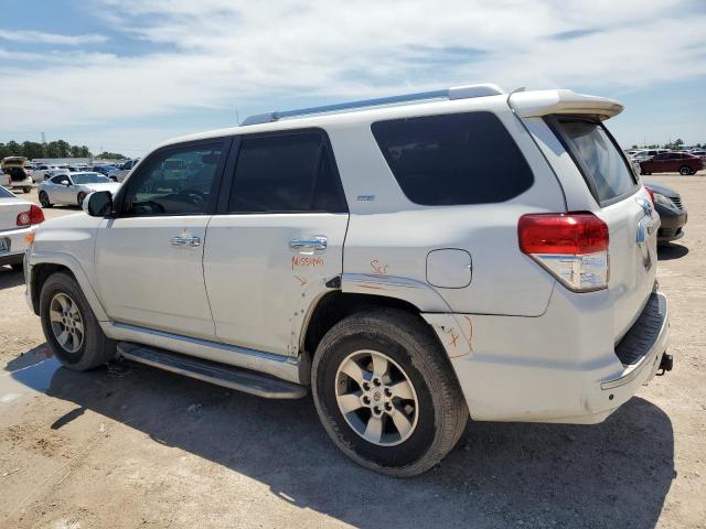 JTEZU5JR8D5058559 - 2013 TOYOTA 4RUNNER SR5 WHITE photo 2