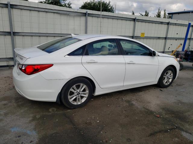 5NPEB4AC7DH805342 - 2013 HYUNDAI SONATA GLS WHITE photo 3