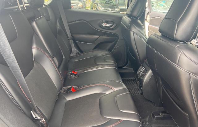 1C4PJMBX3KD475604 - 2019 JEEP CHEROKEE TRAILHAWK BLACK photo 6