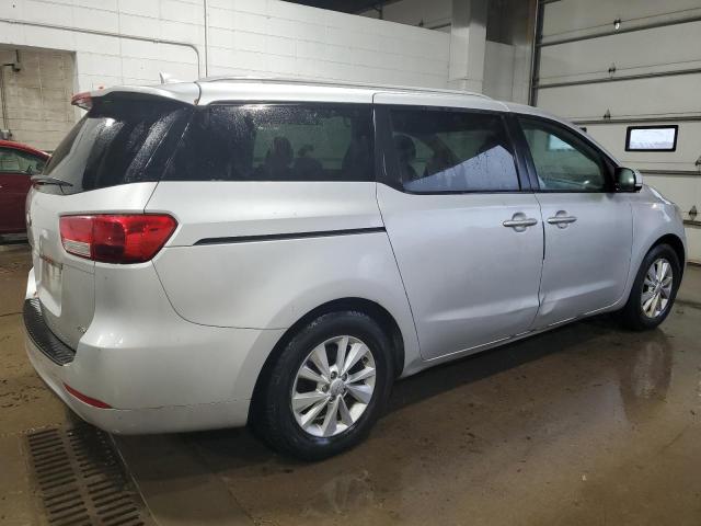 KNDMB5C13F6073897 - 2015 KIA SEDONA LX SILVER photo 3