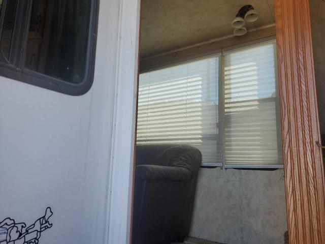 4YDF35829A4701275 - 2010 KEYSTONE MONTANA WHITE photo 6