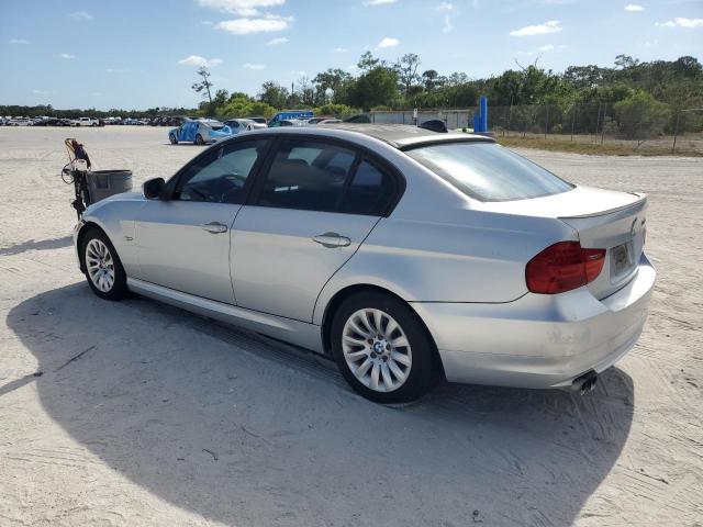 WBAPH77549NM46568 - 2009 BMW 328 I SILVER photo 2