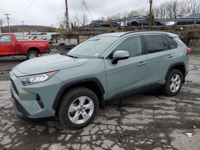 2T3P1RFV9MW222380 - 2021 TOYOTA RAV4 XLE GRAY photo 1