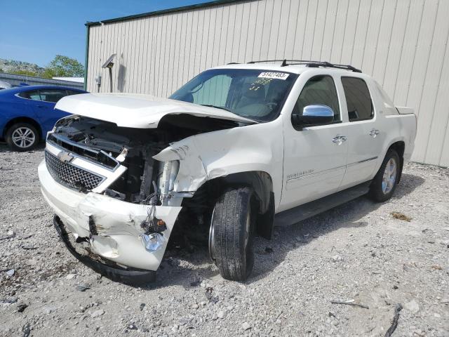 3GNMCGE07BG329228 - 2011 CHEVROLET AVALANCHE LTZ WHITE photo 1