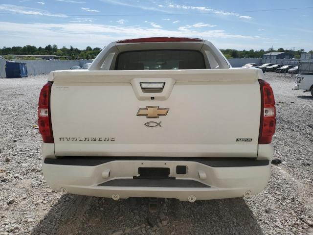 3GNMCGE07BG329228 - 2011 CHEVROLET AVALANCHE LTZ WHITE photo 6