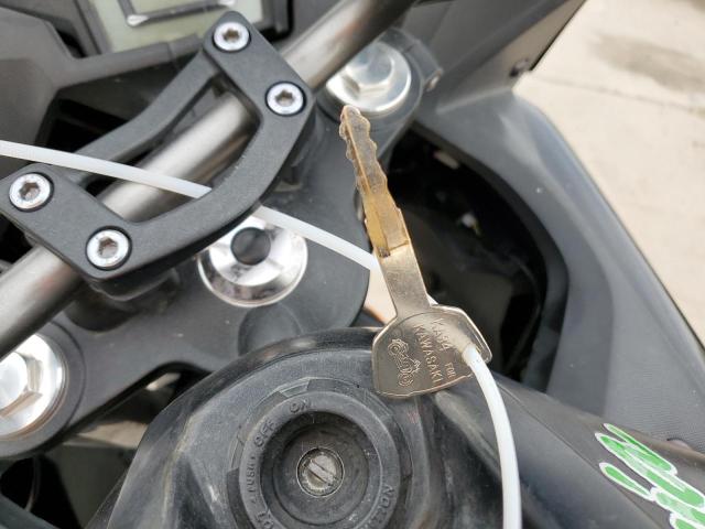 JKAEXEE19FDA18219 - 2015 KAWASAKI EX650 E BLACK photo 8