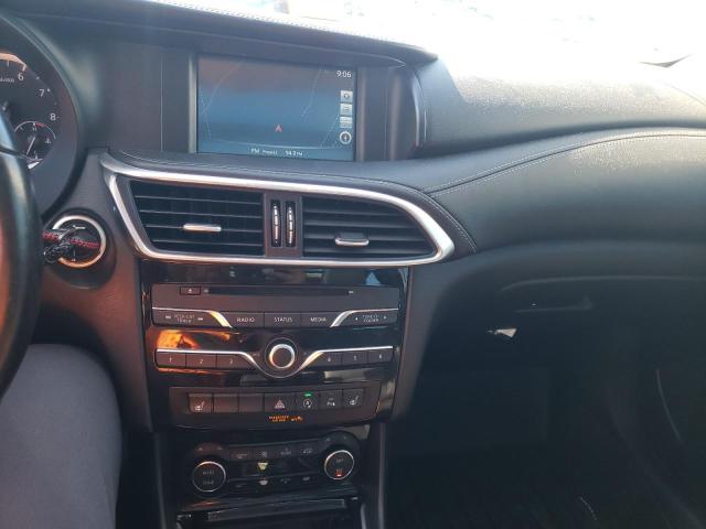 SJKCH5CP0HA017105 - 2017 INFINITI QX30 BASE WHITE photo 9