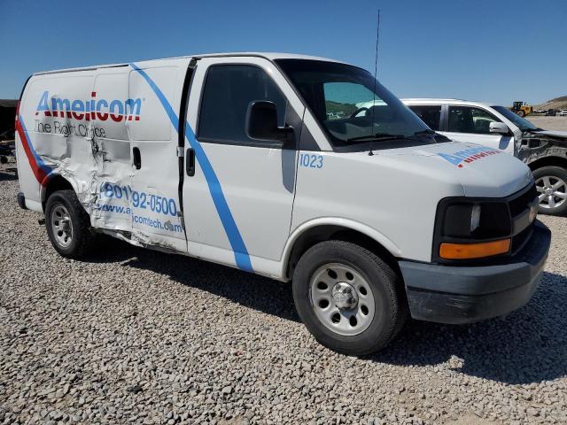 1GCSGAFX5E1183718 - 2014 CHEVROLET EXPRESS G1 WHITE photo 4