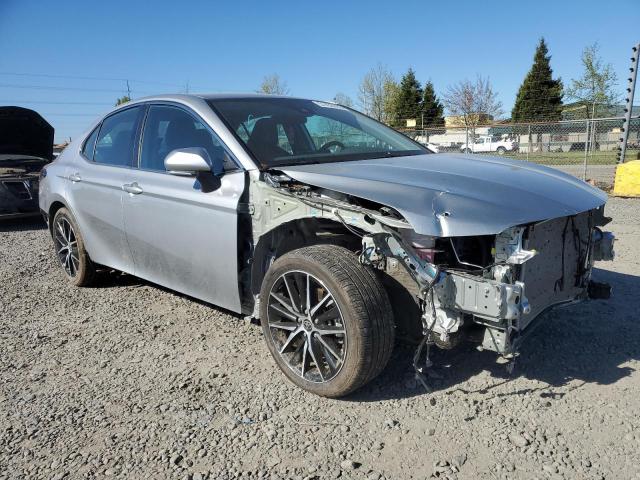 4T1G11BK7NU072406 - 2022 TOYOTA CAMRY SE SILVER photo 4