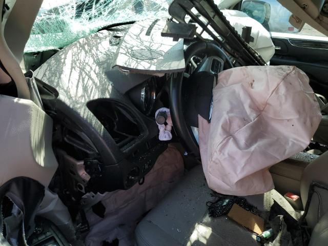 2A4RR8DGXBR784757 - 2011 CHRYSLER TOWN & COU TOURING L SILVER photo 8