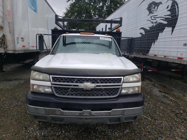 1GBJC34U35E294129 - 2005 CHEVROLET SILVERADO C3500 WHITE photo 5