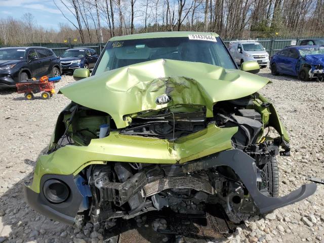 KNDJN2A20K7913868 - 2019 KIA SOUL GREEN photo 5