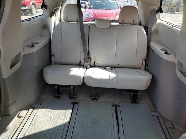 5TDYK3DC5DS305385 - 2013 TOYOTA SIENNA XLE Gümüş fotoğraf 10