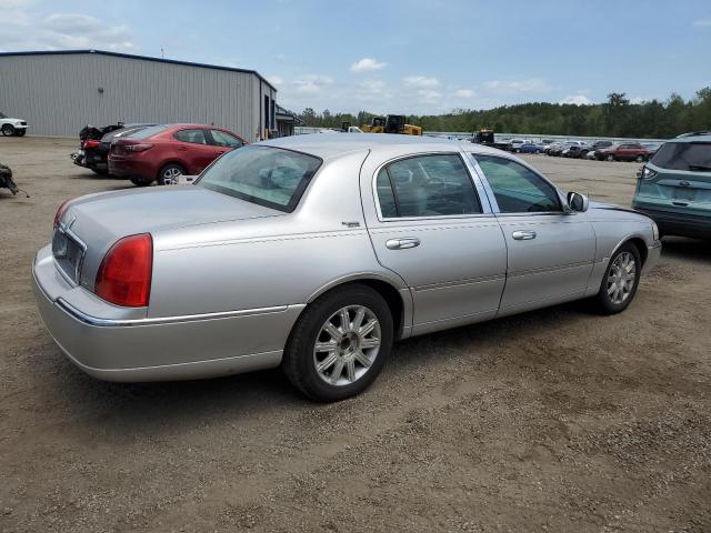 2LNBL8CV9AX618776 - 2010 LINCOLN TOWN CAR SIGNATURE LIMITED SILVER photo 3