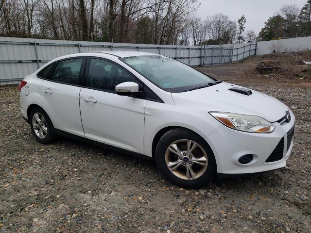 1FADP3F23EL232028 - 2014 FORD FOCUS SE WHITE photo 4