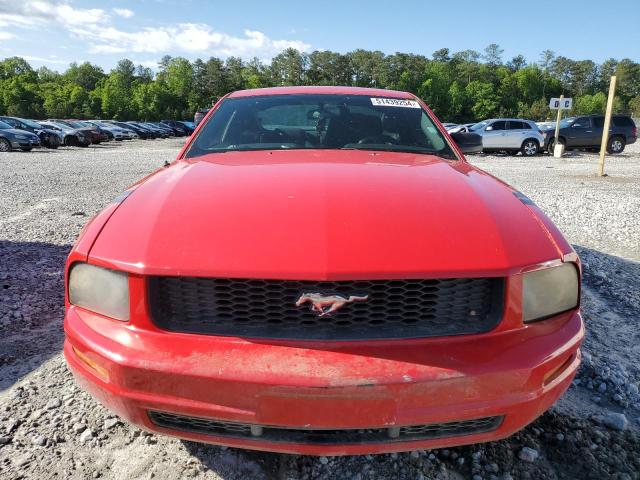 1ZVFT80NX65156440 - 2006 FORD MUSTANG RED photo 5