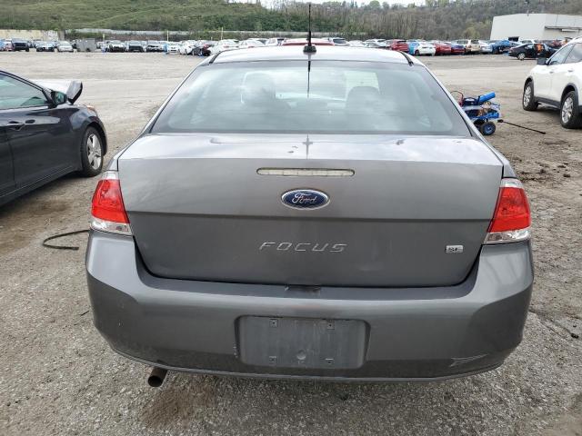 1FAHP3FN9AW218770 - 2010 FORD FOCUS SE GRAY photo 6