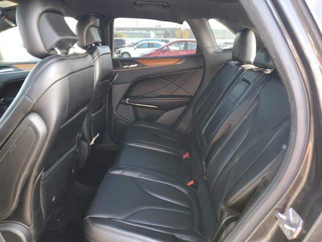 5LMCJ2C97HUL02396 - 2017 LINCOLN MKC SELECT Մոխրագույն լուսանկար 11
