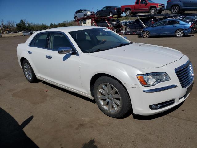 2C3CCAET9DH527442 - 2013 CHRYSLER 300C WHITE photo 4