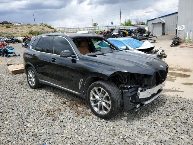 5UXCR6C09M9F67456 - 2021 BMW X5 XDRIVE40I BLACK photo 4