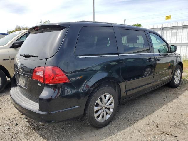 2C4RVABG2DR725569 - 2013 VOLKSWAGEN ROUTAN SE BLACK photo 3