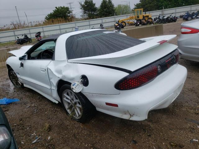 2G2FV22G222127078 - 2002 PONTIAC FIREBIRD FORMULA WHITE photo 2