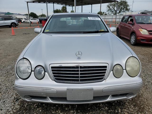 WDBJF65JX1B369055 - 2001 MERCEDES-BENZ E 320 SILVER photo 5