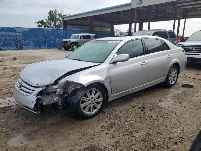 2005 TOYOTA AVALON XL, 