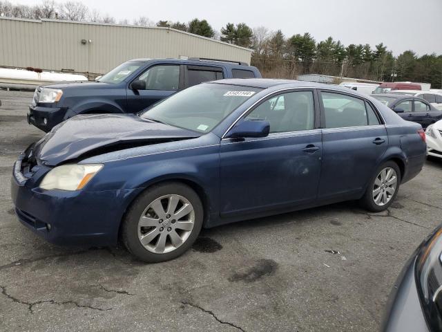 2005 TOYOTA AVALON XL, 