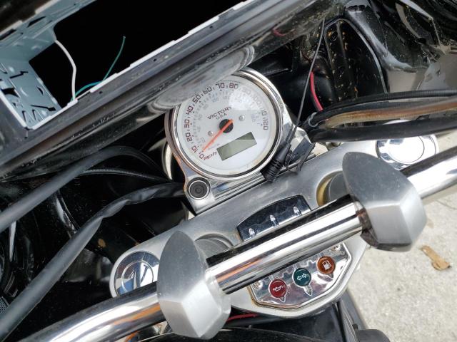 5VPCB26D063004085 - 2006 VICTORY MOTORCYCLES KINGPIN შავი ფოტო 7