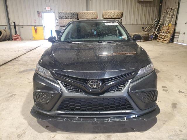 4T1G11AK8RU842152 - 2024 TOYOTA CAMRY SE NIGHT SHADE BLACK photo 5