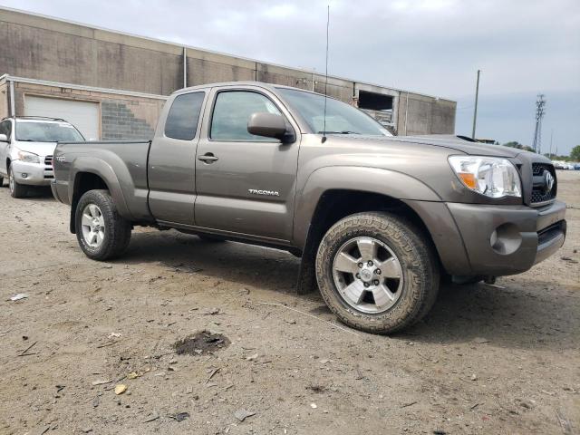 5TFUU4EN0BX019904 - 2011 TOYOTA TACOMA ACCESS CAB BROWN photo 4