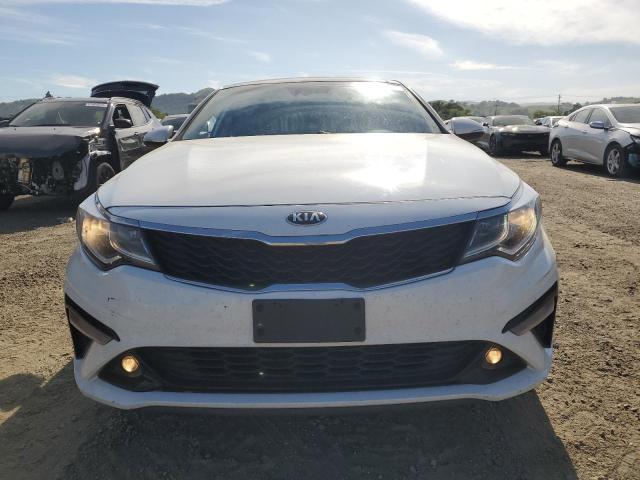 5XXGT4L39KG364518 - 2019 KIA OPTIMA LX WHITE photo 5