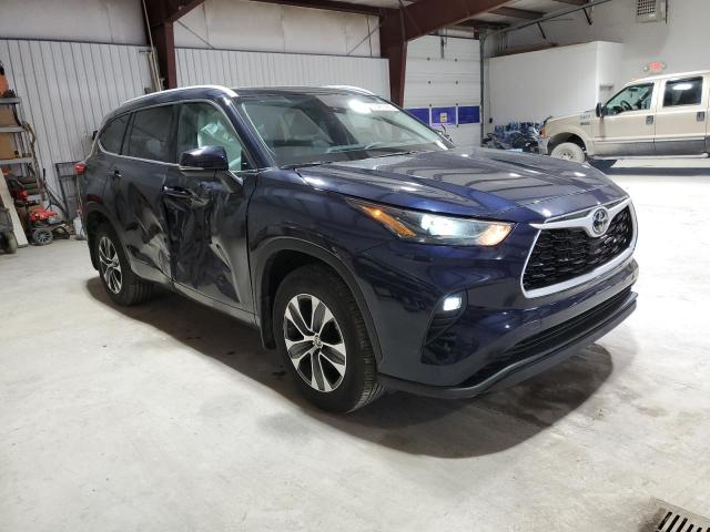 5TDHZRBH5NS566420 - 2022 TOYOTA HIGHLANDER XLE 蓝色 照片 4