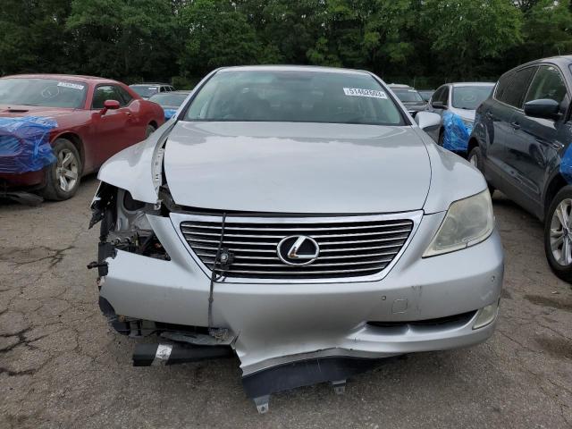 JTHGL46F575001973 - 2007 LEXUS LS 460L SILVER photo 5