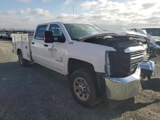 1GB4CYEY5HF110710 - 2017 CHEVROLET SILVERADO C3500 WHITE photo 4