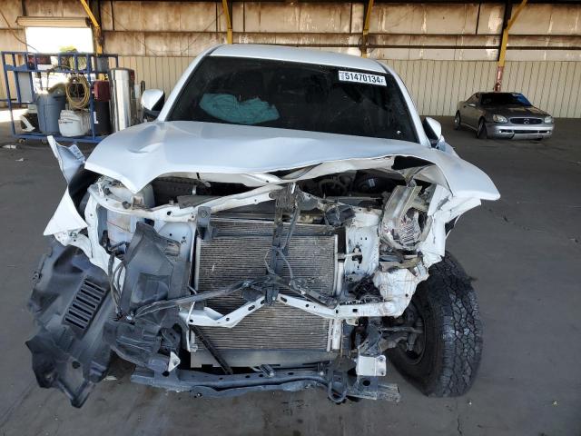 5TFAX5GN6JX109490 - 2018 TOYOTA TACOMA DOUBLE CAB WHITE photo 5