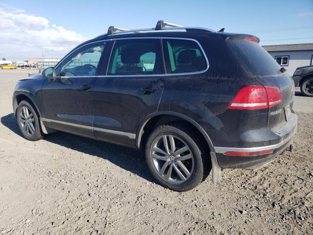 WVGEP9BP0GD001552 - 2016 VOLKSWAGEN TOUAREG TDI BLACK photo 2