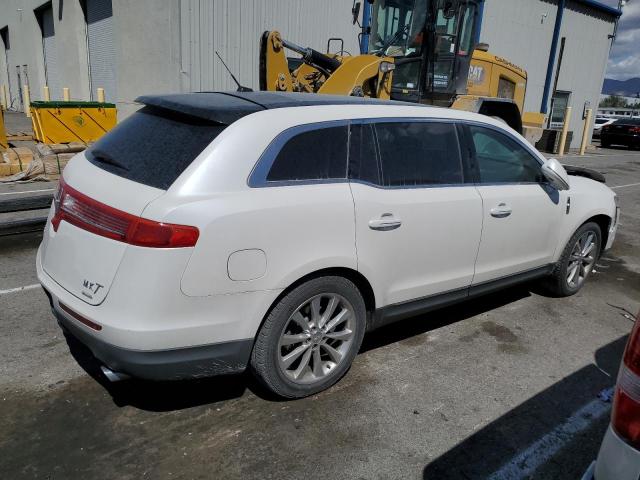 2LMHJ5AT7ABJ26006 - 2010 LINCOLN MKT WHITE photo 3