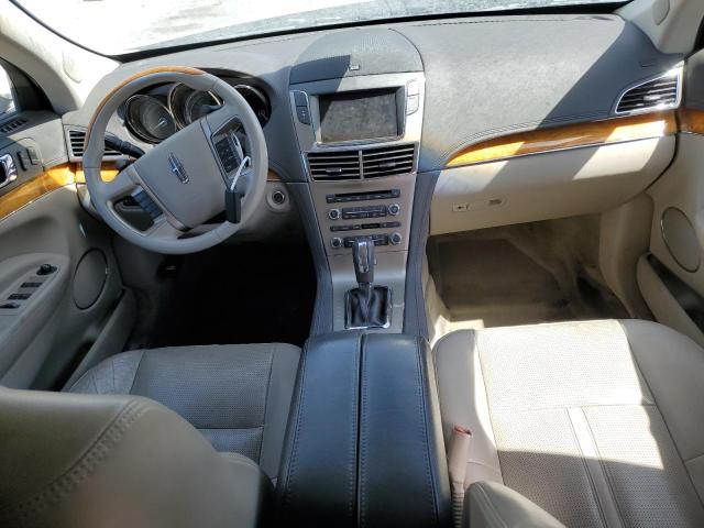 2LMHJ5AT7ABJ26006 - 2010 LINCOLN MKT WHITE photo 8