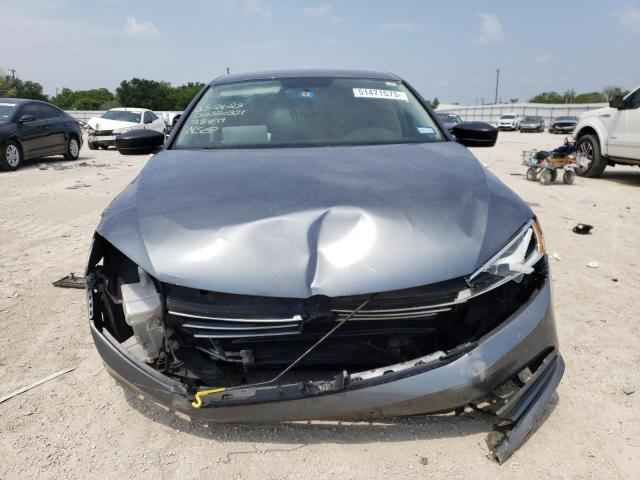 3VW2K7AJ5FM284179 - 2015 VOLKSWAGEN JETTA BASE رمادي صورة 5
