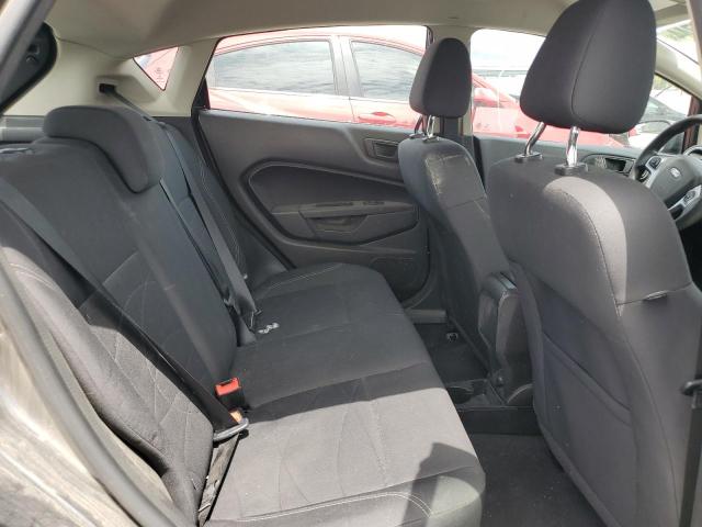 3FADP4EJ3JM110633 - 2018 FORD FIESTA SE GRAY photo 10