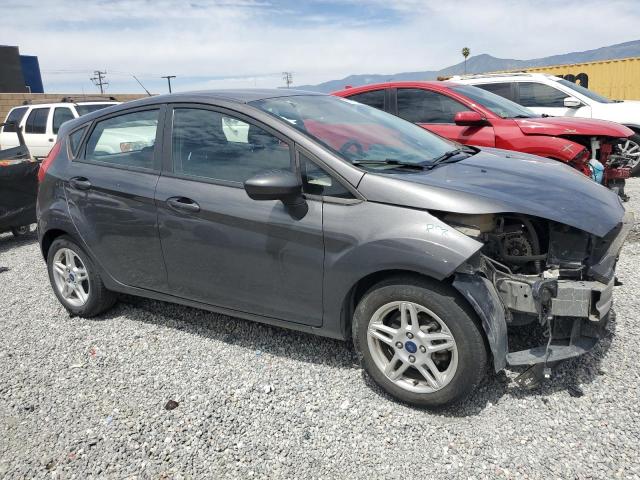 3FADP4EJ3JM110633 - 2018 FORD FIESTA SE GRAY photo 4