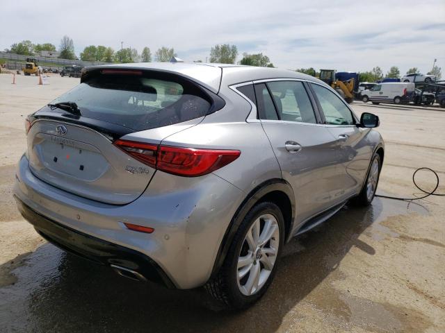 SJKCH5CP1JA054444 - 2018 INFINITI QX30 BASE فضي صورة 3