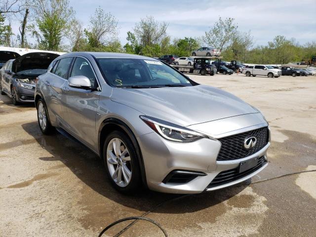 SJKCH5CP1JA054444 - 2018 INFINITI QX30 BASE SILVER photo 4